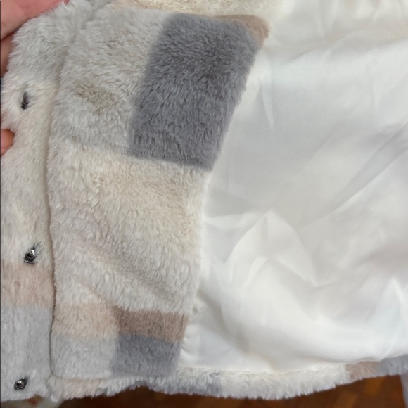 ACOA Winter's Tale Pocketed Plaid Faux Fur Jacket - Picture 12 of 13